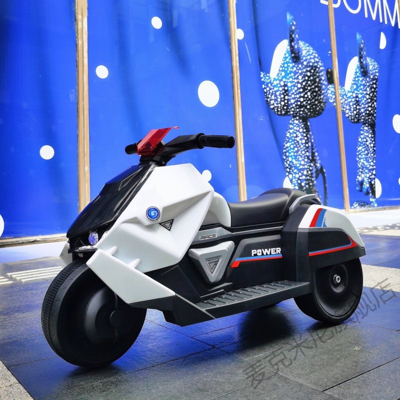  麦克米尼儿童电动车