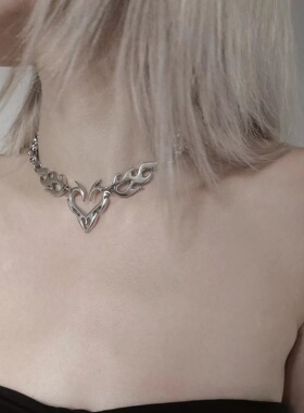 辣妹甜酷嘻哈欧美镂空火焰图腾爱心项链吊坠ins男女款个性锁骨链