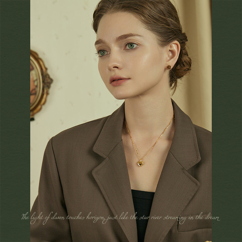 法式复古虎眼石爱心项链女轻奢高级感秋冬长款毛衣链2025新款配饰,淘宝优惠券,粉丝福利购,淘宝优惠卷