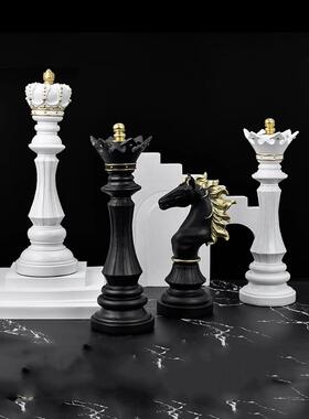 创意家居摆件国际象棋树脂摆件橱窗家居装饰品黑色白色棋子装饰品
