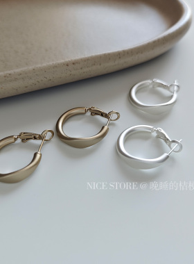 晚睡的桔梗｜哑光高级感素圈耳环