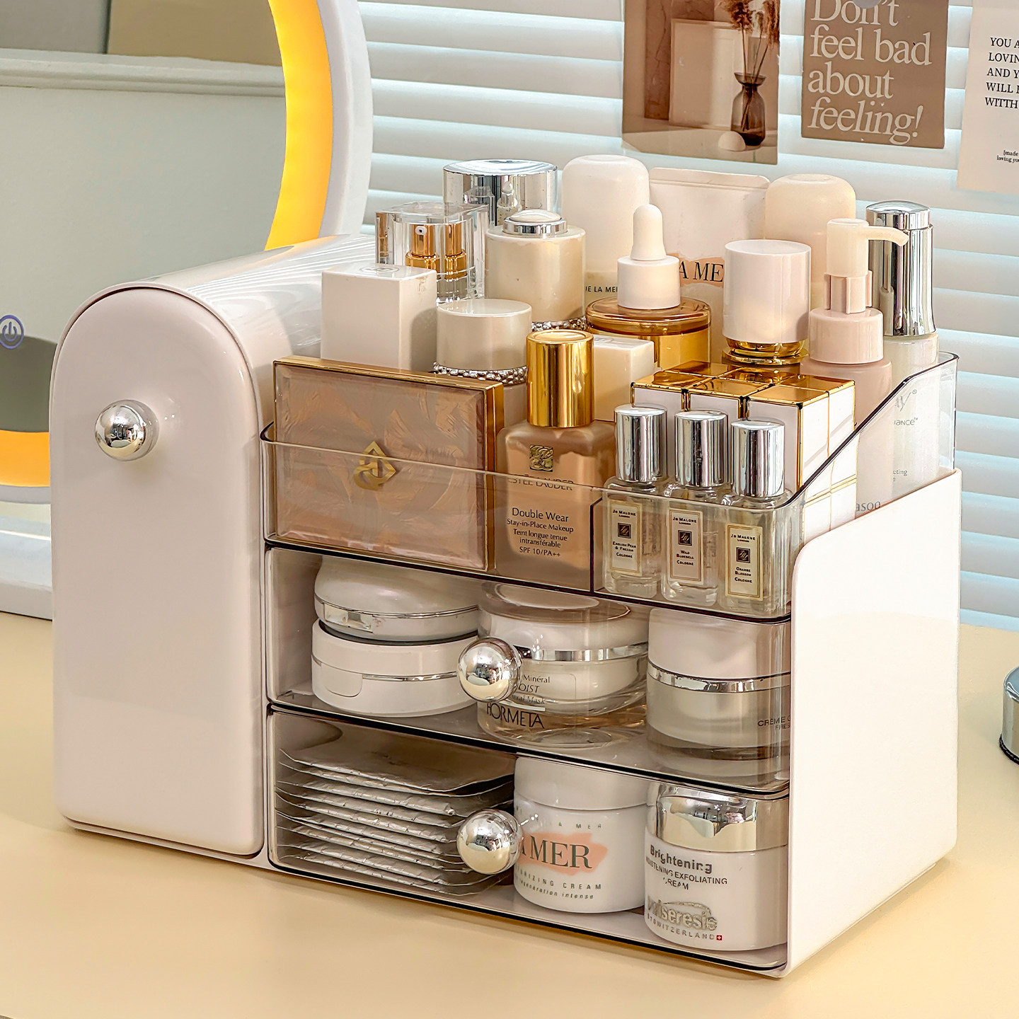 Integrated cosmetics storage slanted makeup brush barrel