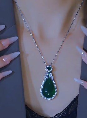 新款新中式绿色水滴项链