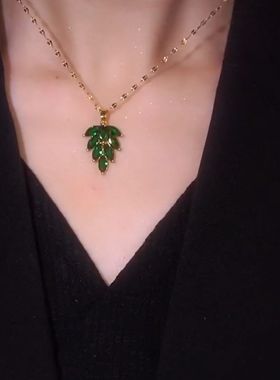 金枝绿叶锁骨链一叶暴富钛钢项链女金色网红百搭脖链仿过敏不掉色
