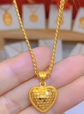 高级感金色爱心龙鳞碎冰冰项链