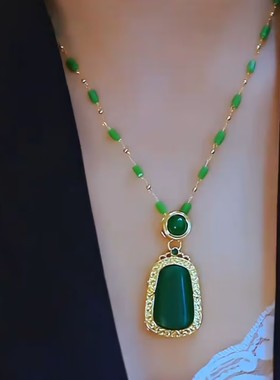 新款绿色水滴项链女网红爆款高级感轻奢气质小众设计感精美项链女