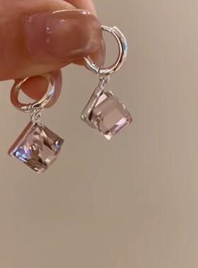 清冷感粉色方糖耳扣轻奢百搭