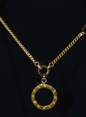 高级感圆牌吊坠毛衣链2022年新款潮复古大牌长款秋冬时尚嘻哈饰品