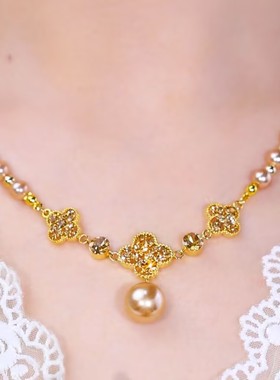 高级感香槟色满钻四叶花珠珠项链女网红爆款轻奢气质百搭精美项链