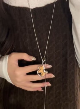 新中式棕色摇摇木长款毛衣链女