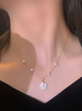 高级感山茶花珍珠项链女网红爆款轻奢小众气质锁骨链女2023年新款