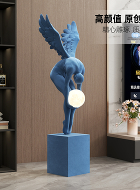 轻奢大气植绒人物落地灯饰摆件