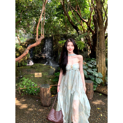 一颗甜桃yikett《清酒仲夏间》夏季抹胸度假风碎花连衣裙女连身裙 - 图1
