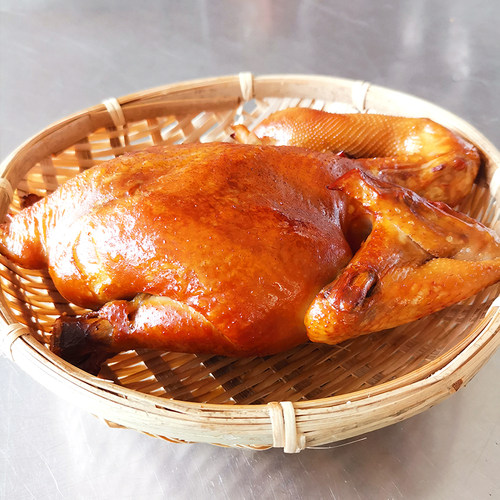 东北特色老式扒鸡整只烧鸡熏鸡手撕鸡小吃700g卤味烧鸡即食熟食 - 图1