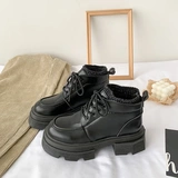 Martens, небольшие дизайнерские модные короткие сапоги в английском стиле на платформе, коллекция 2022, подходят для весны и осени, в британском стиле, тренд сезона, популярно в интернете