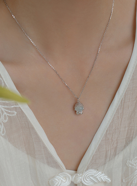 纯银冰透白玉髓小佛公项链