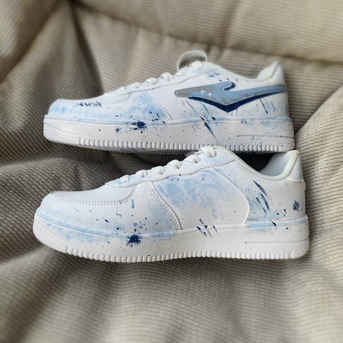 【定制球鞋】鸿星尔克空军一号板鞋系列涂鸦潮流时尚低帮男女同款,淘宝优惠券,粉丝福利购,淘宝优惠卷