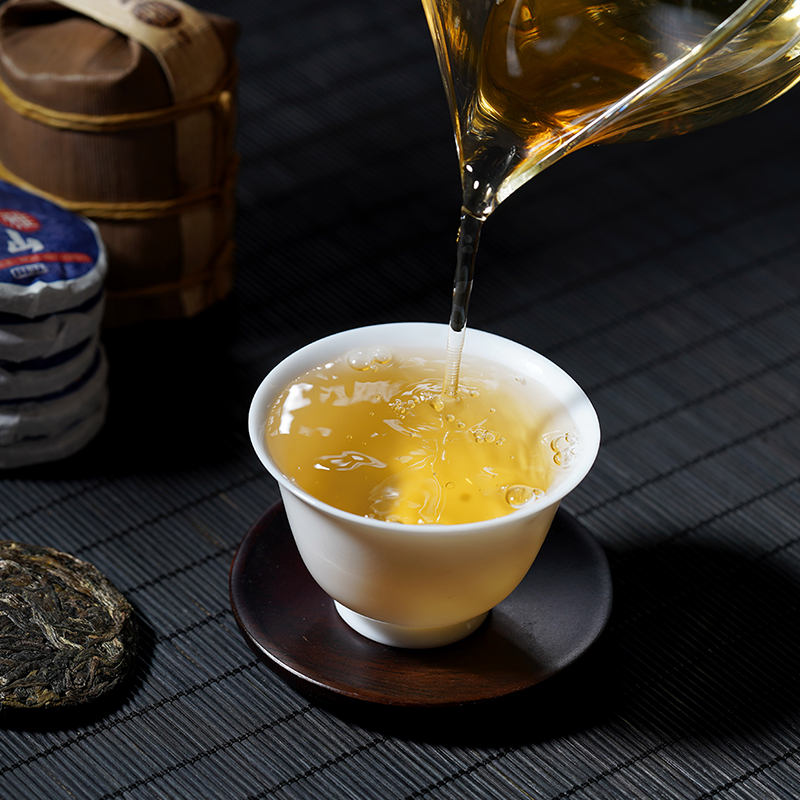 无公害困鹿山皇家贡茶古茶园中小细叶皇后普洱生茶玲珑小玉饼588g