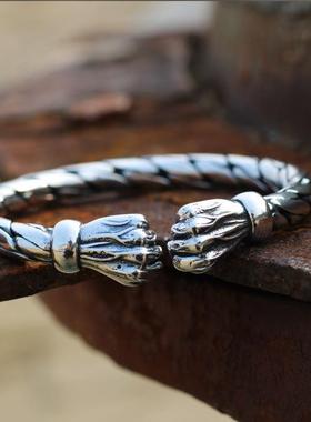 大权在握重拳出击男士手镯麻花款双拳头扭纹复古做旧手镯