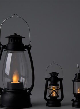 无聊瞭买个金属支架挂迷你小煤C油灯小煤油灯发光壁挂灯!摆件