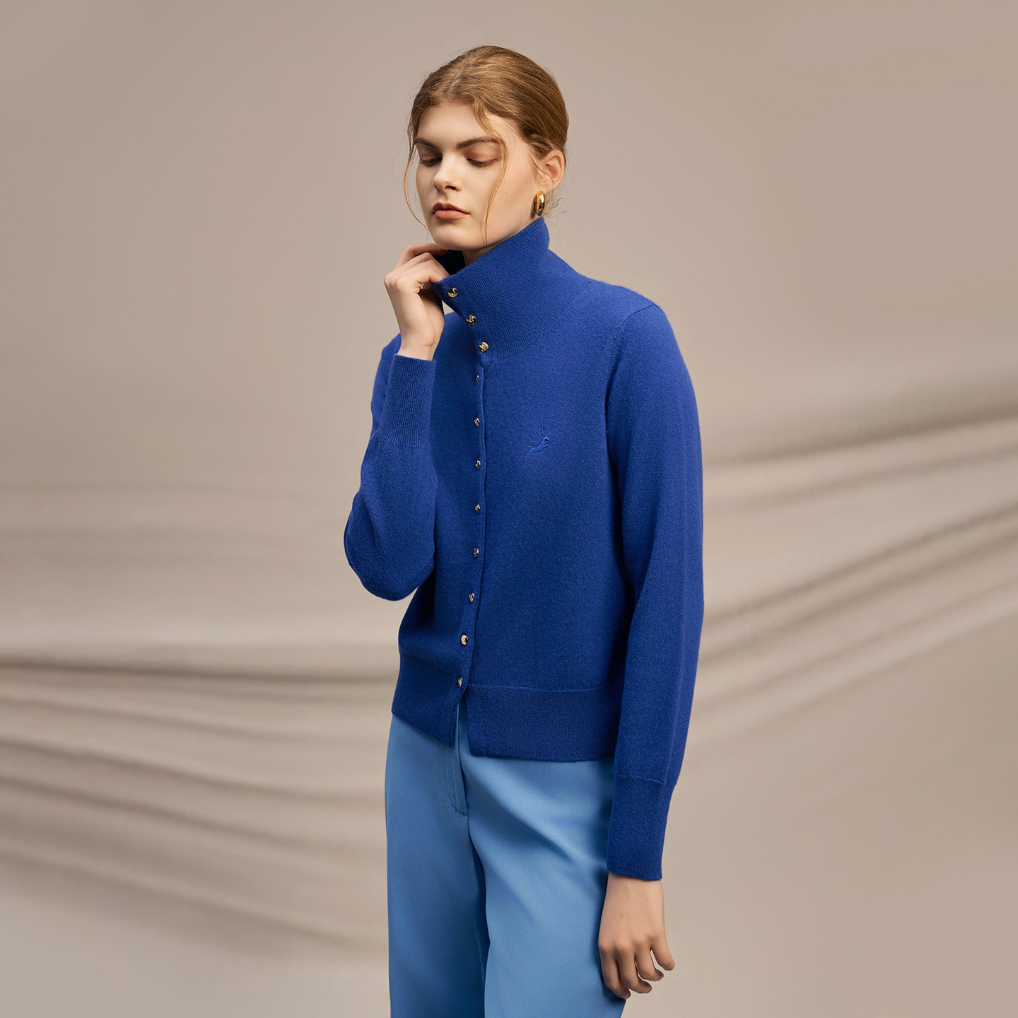 鹿王100%山羊绒衫女翻领开衫纯色针织衫毛衣内搭保暖25年秋冬新款,淘宝优惠券,粉丝福利购,淘宝优惠卷