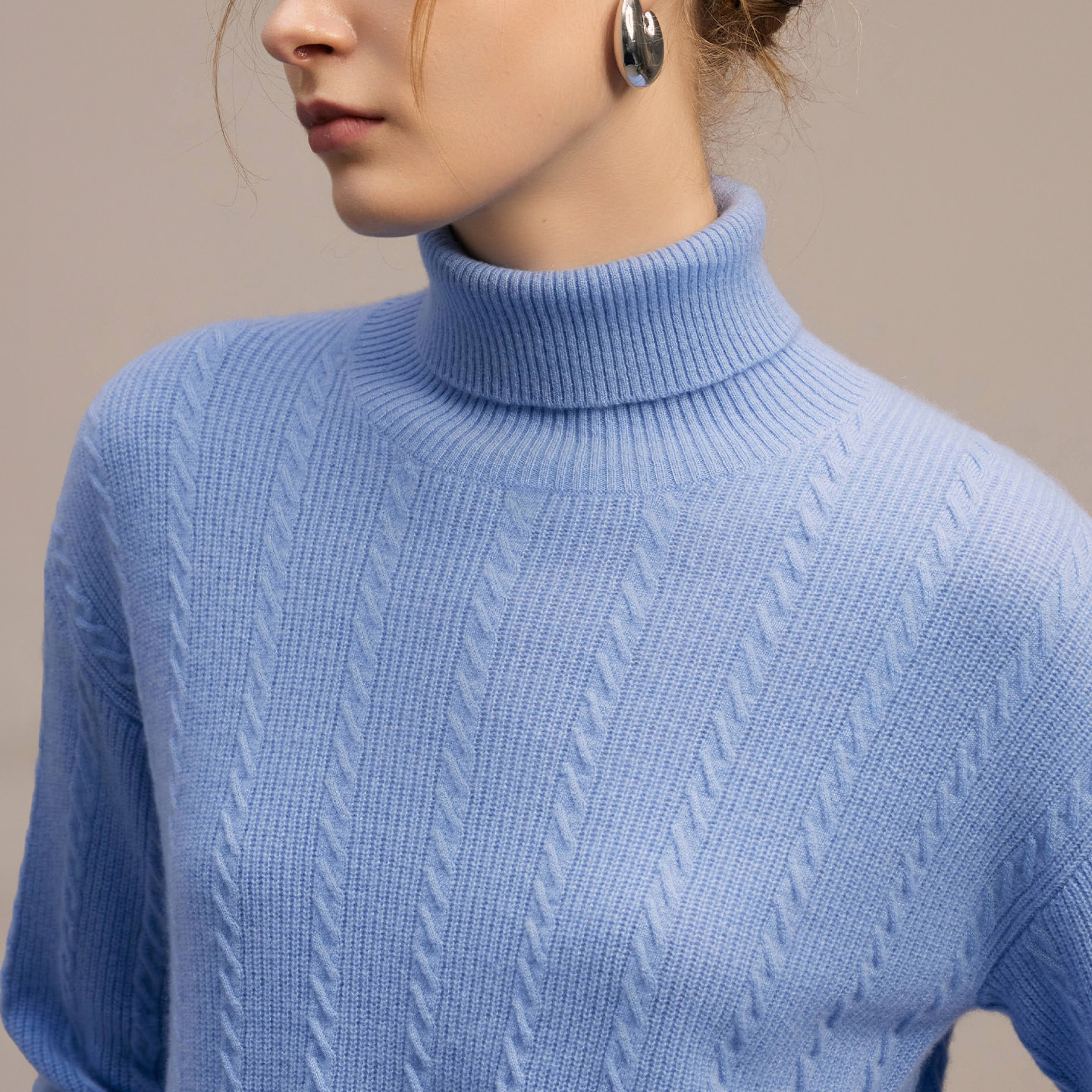 鹿王100%山羊绒衫女高领绞花编织设计针织衫时尚内搭25年秋冬新款,淘宝优惠券,粉丝福利购,淘宝优惠卷