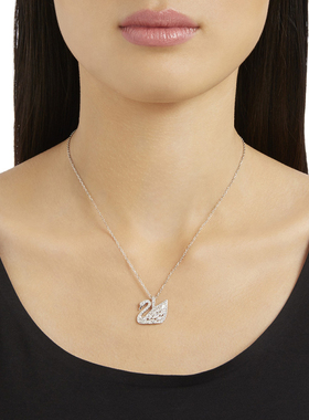 施华洛世奇黑白渐变天鹅项链礼物