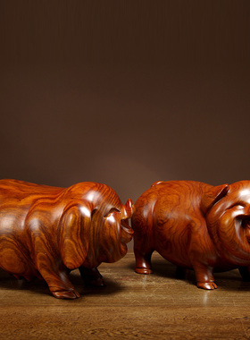 十二生肖可爱猪雕刻客厅桌面