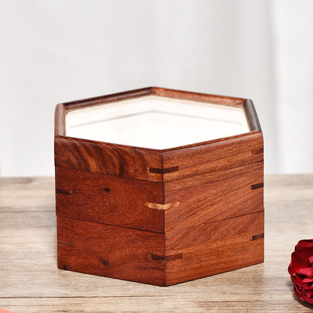 Mahogany jewelry box Blood sandalwood solid wood dressing box Chinese retro treasure box wedding gift ring necklace storage box