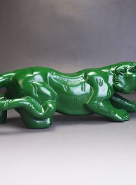 绿色木雕老虎摆件实质刻十二生肖