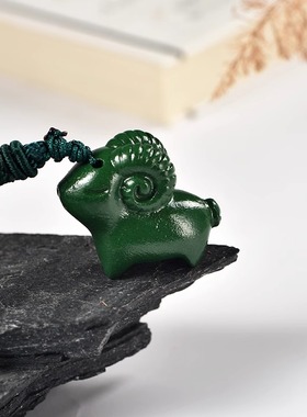 绿色木质小羊吊坠摆件实木十二生肖木头羊吉祥物挂件装饰工艺品