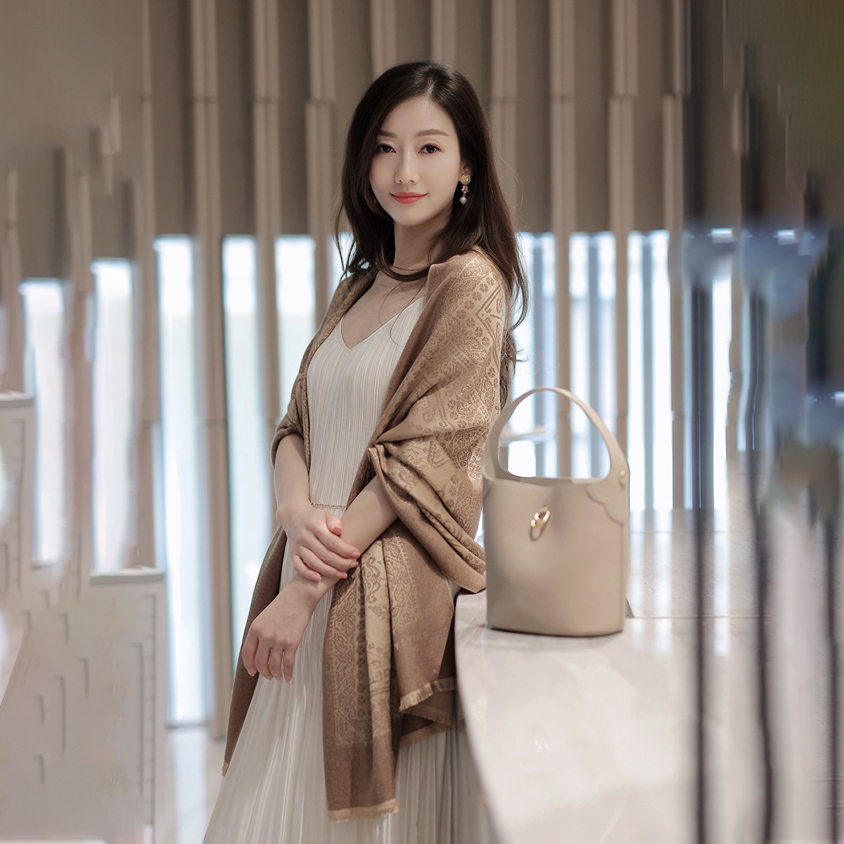 [唐嫣同款]EP雅莹女包 如意云肩水桶中包牛皮斜挎包 25新品B001B,淘宝优惠券,粉丝福利购,淘宝优惠卷