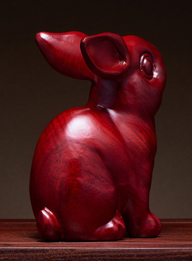 红花梨木中式客厅大师雕刻兔子