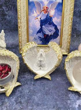 欧式树脂天使之翼手禅坐摆件