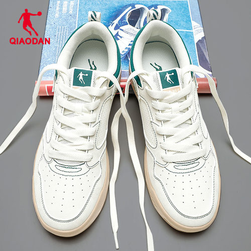 中国乔丹男鞋板鞋男款秋冬季休闲鞋官方旗舰平板小白鞋正品运动鞋 - 图1