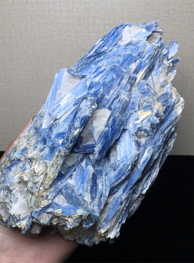 巴西天然蓝晶原石标本摆件毛料碎石矿物晶体科普教学家居饰品摆件