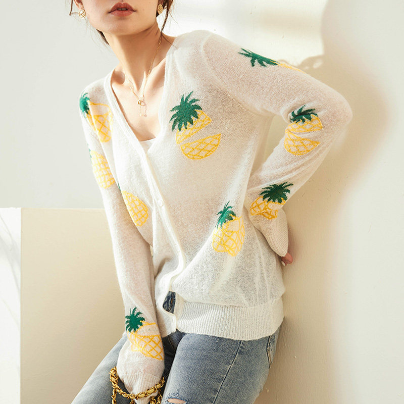 轻薄羊毛衫女士v领印花长袖针织衫 裙踪魅影毛衣