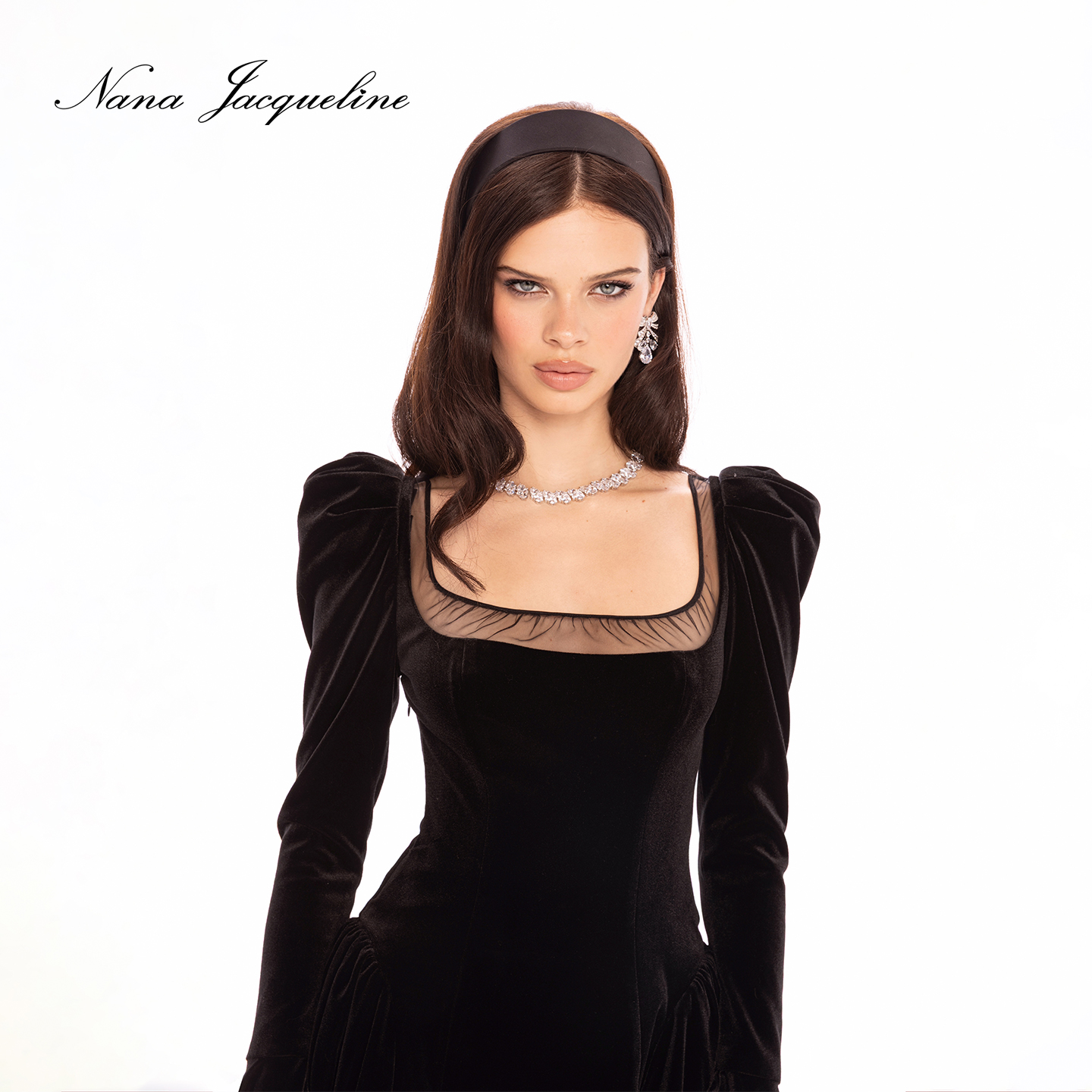 NanaJacqueline冬季新款网纱拼丝绒连衣裙女泡泡袖方圆领复古短裙 - 图0