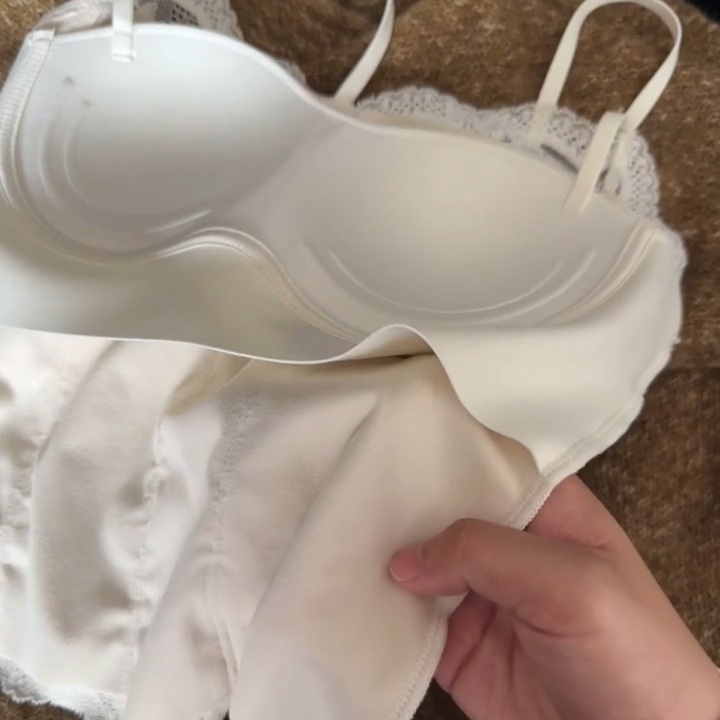 纯欲风蕾丝磨毛保暖带胸垫吊带背心女可外穿修身显瘦内搭打底上衣 - 图2