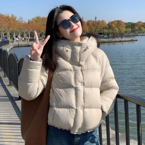 90白鸭绒云朵感泡芙羽绒服女短款秋冬季新款加厚连帽面包服小外套 - 图2