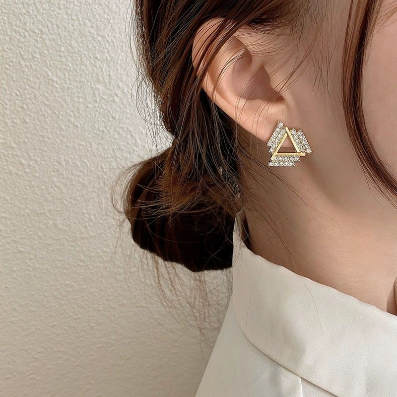 轻奢满钻猫眼石耳环女2025新款复古名媛耳饰高级感百搭仿珍珠耳钉,淘宝优惠券,粉丝福利购,淘宝优惠卷