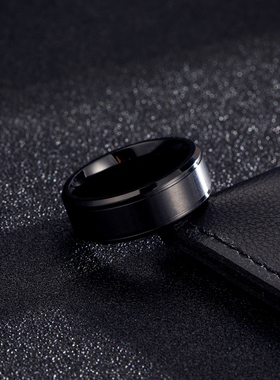 舒妃娅男生钛钢拉丝面戒指