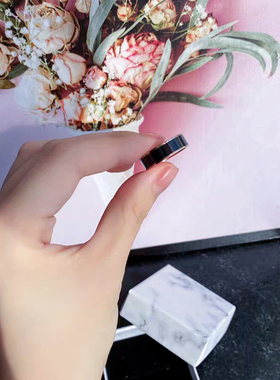 舒妃娅黑色食指钛钢宽钛钢戒指