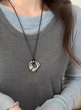 轻奢镂空吊坠皮绳毛衣链长项链