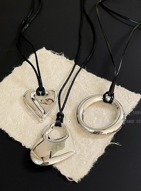 韩系ins银色爱心吊坠系绳项链女长款高级感配饰轻奢小众毛衣链潮