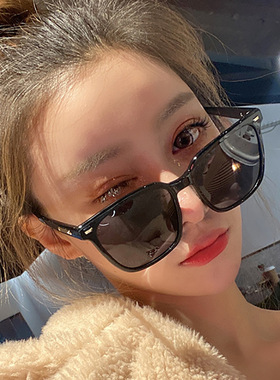 日系cherrykoko时尚黑色太阳镜复古方形大框米钉墨镜ins男女高级