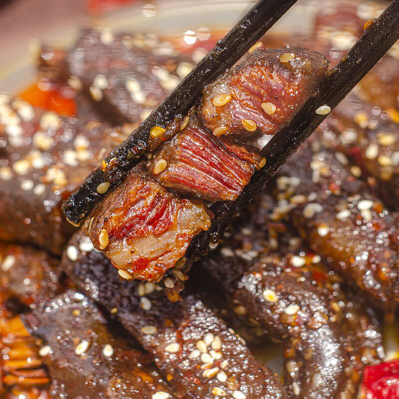 四川原切麻辣牛肉干零食袋装正宗成都真空小包装网红休闲小吃冷吃