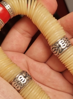 西藏文玩大尺寸1.8*16mm隔片手链手串玉化牦牛骨老藏银料器配饰款