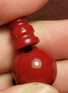 西藏文玩15.8*25mm红色料器树脂三通佛头一物一图锁骨链结尾配件