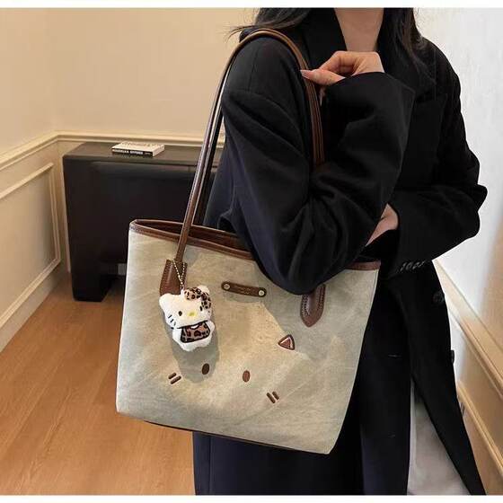 New autumn and winter large-capacity retro shoulder bag, fashionable and versatile tote bag, female college student commuting armpit bag for class